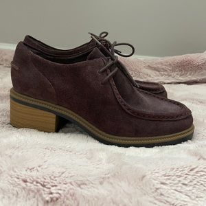 Clarks Somerset Balmer Willow Plum Suede Chukkas